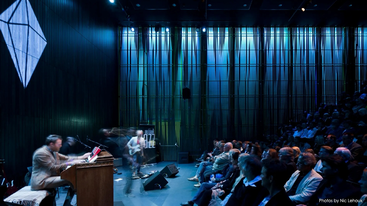 LINE_ALBUM_Harpa_260811_8