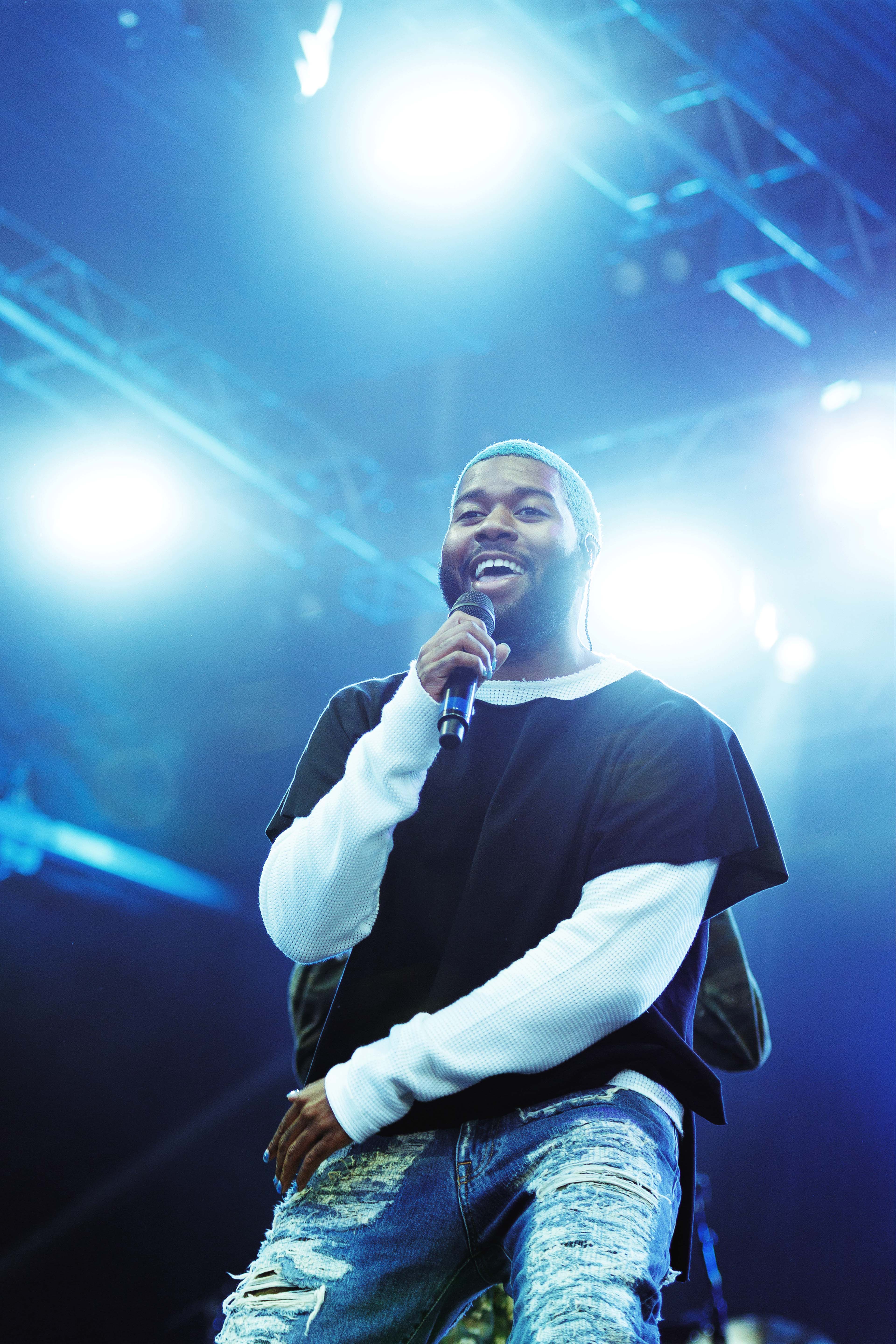 Khalid-LiveShot-03