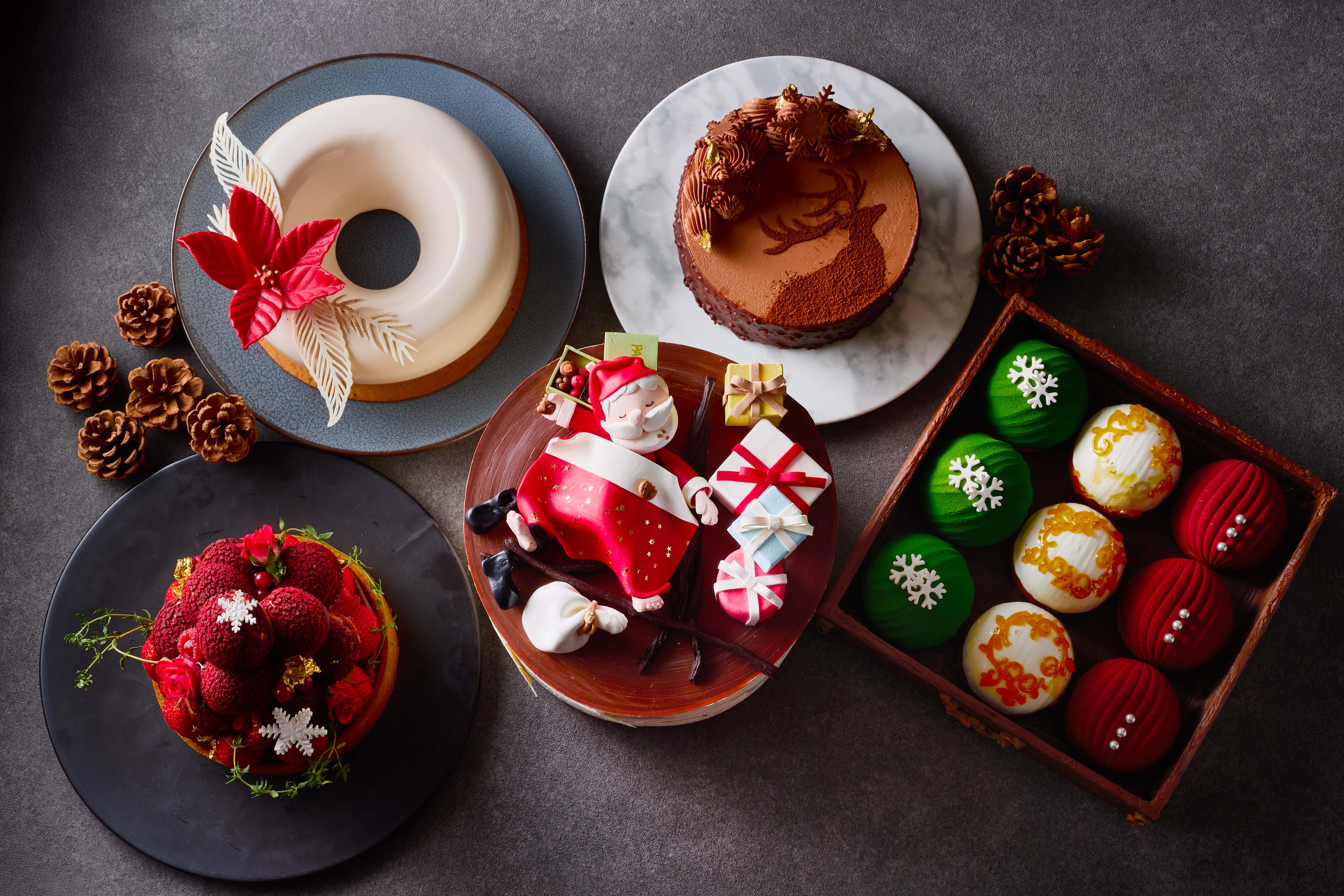 Palace Hotel Tokyo - 2026 Christmas Cakes