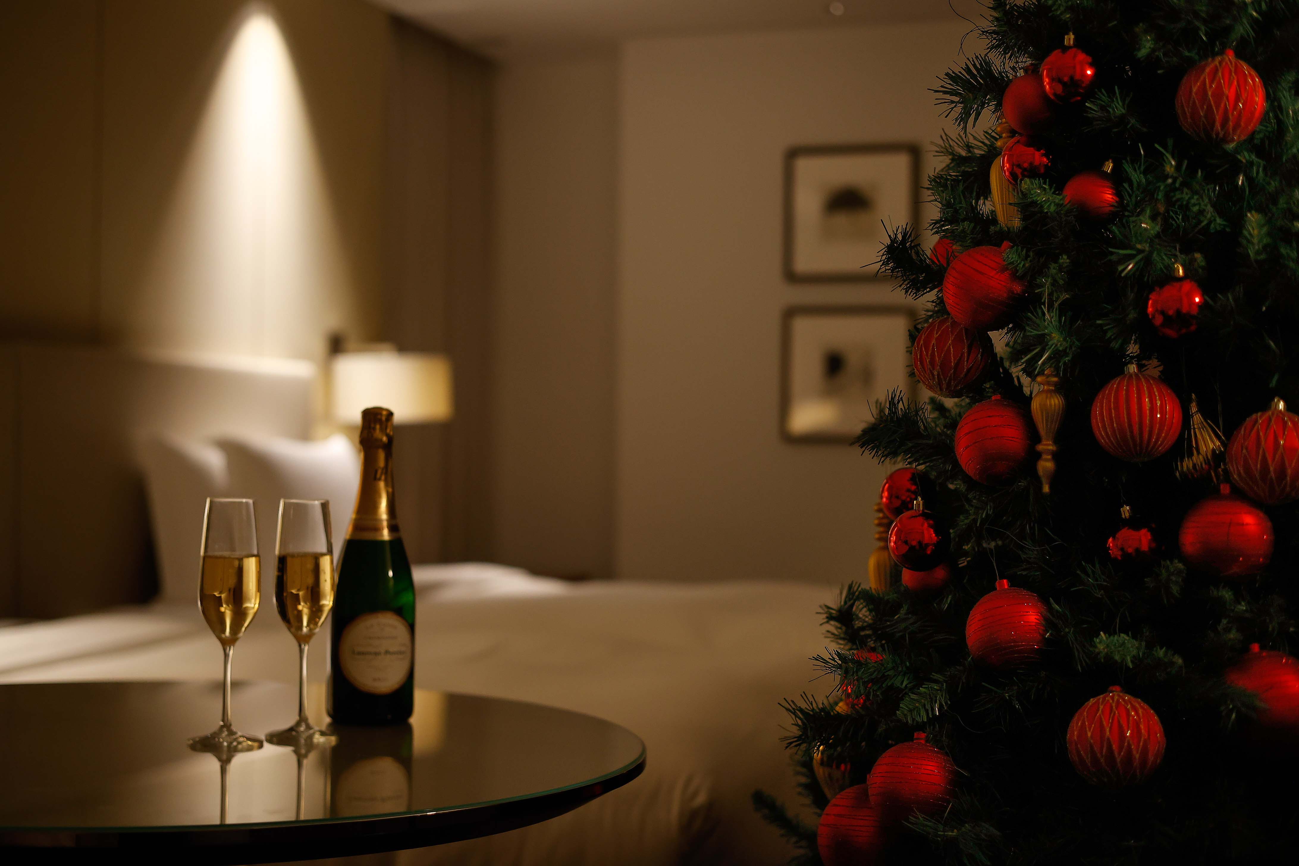 Palace Hotel_s _A Tokyo Christmas_ - FOR ILLUSTRATION ONLY