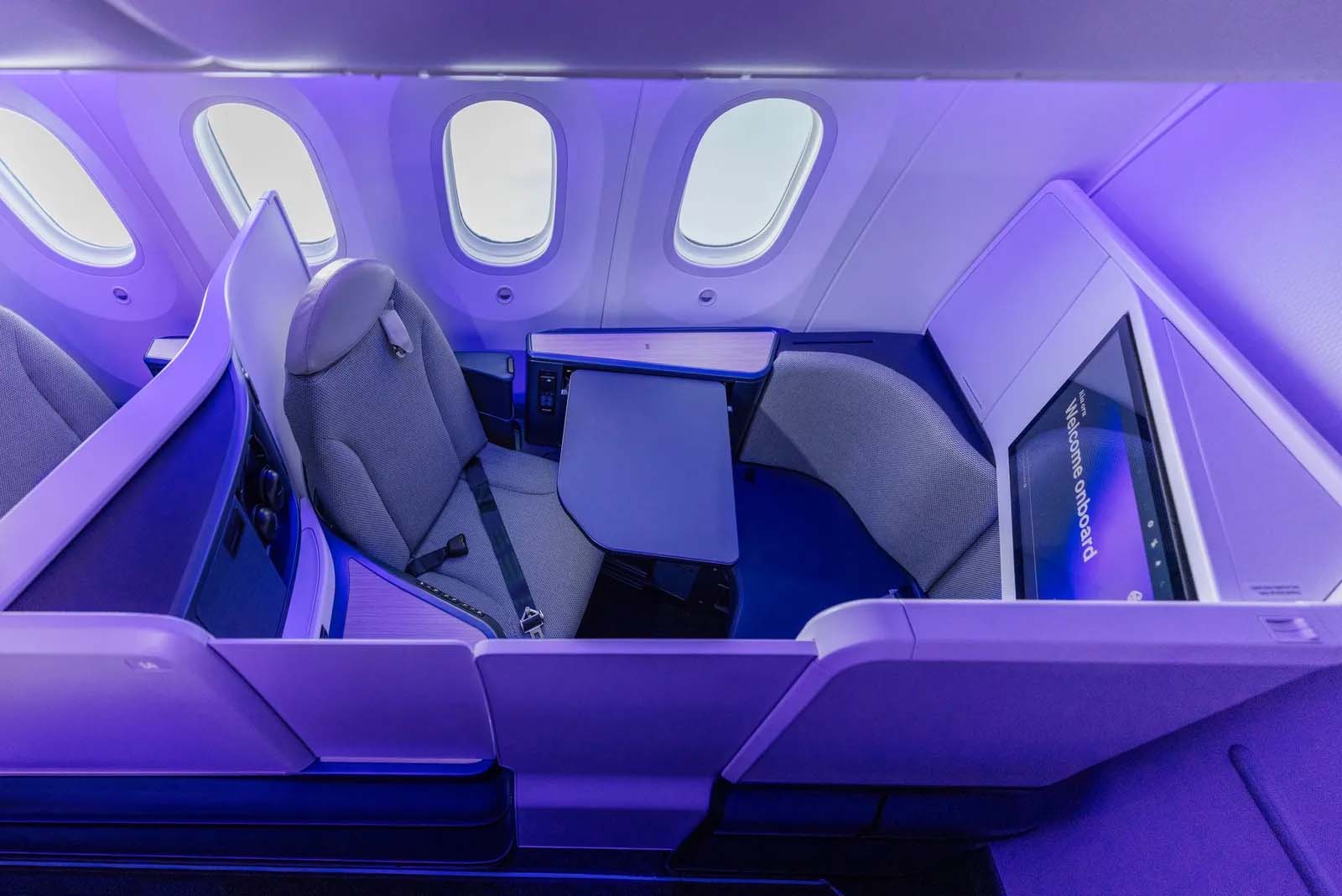 紐西蘭航空新升級的豪華商務艙 Luxe，配備獨立拉門打造專屬空間，提供旅客無與倫比的尊榮旅程
