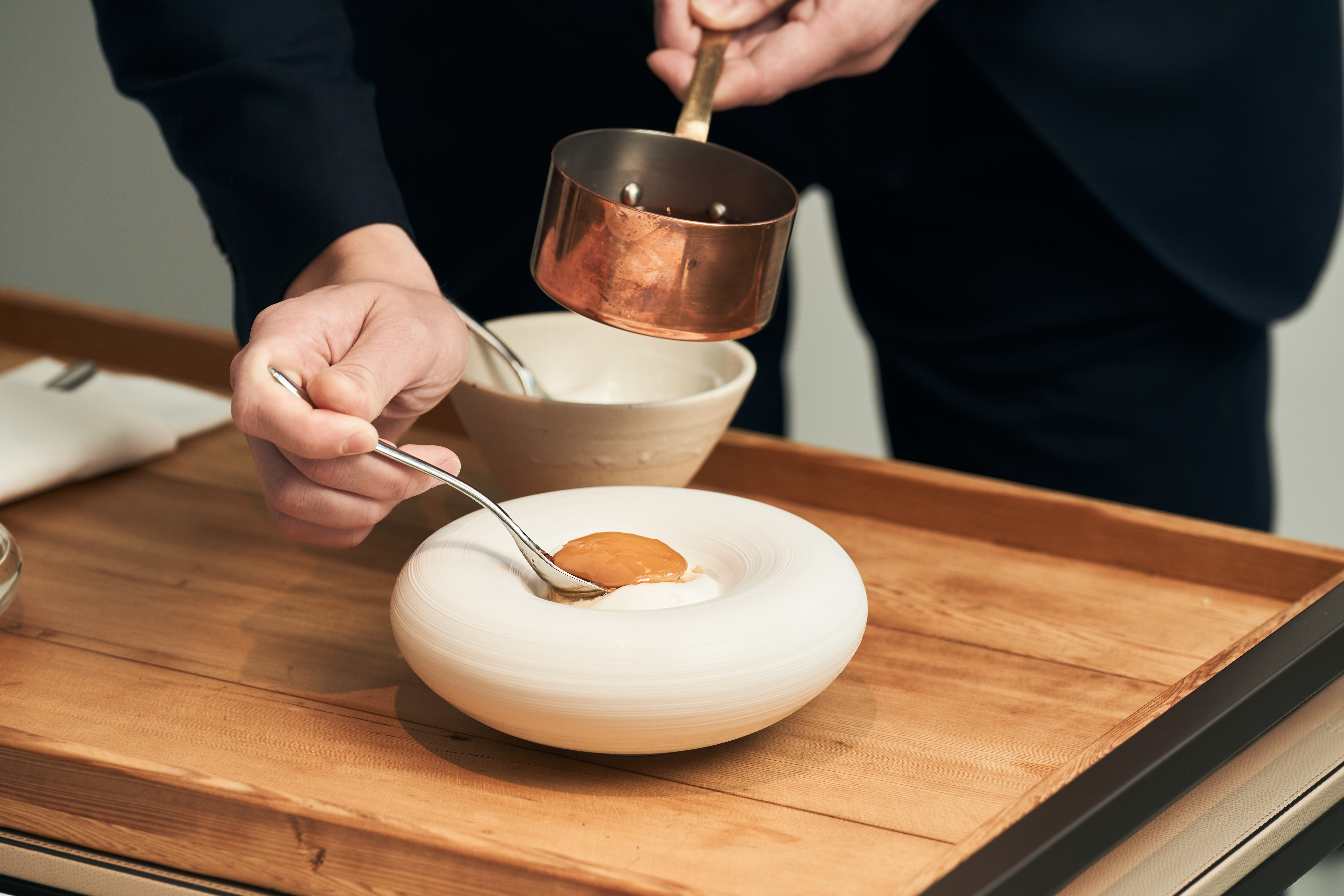 Baked Apple Dessert with Milk Ice Cream, Saffron and Miso Cream 烤蘋果 鮮乳冰淇淋 番紅花 味增(2)