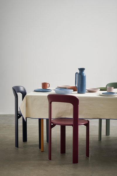Barro collection_Outline Tablecloth L250 cream_Rey Chair grape red wb lacquer beech